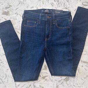 💙 Hollister High-Rise Super Skinny Jeans – Dark Wash (W26R / 2R) – NWT